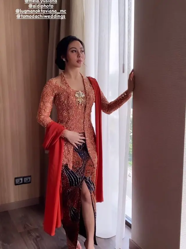 Momen Tunangan Ali Syakieb dan Margin Winaya