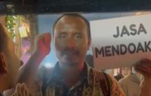 Calon Walikota Solo Ini Minta Tukang ‘Jasa Doa’ untuk Didoakan agar Menang Pilkada
