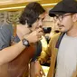 Chicco Jerikho dan Rio Dewanto dalam film Filosofi Kopi: Ben & Jody. (Instagram)