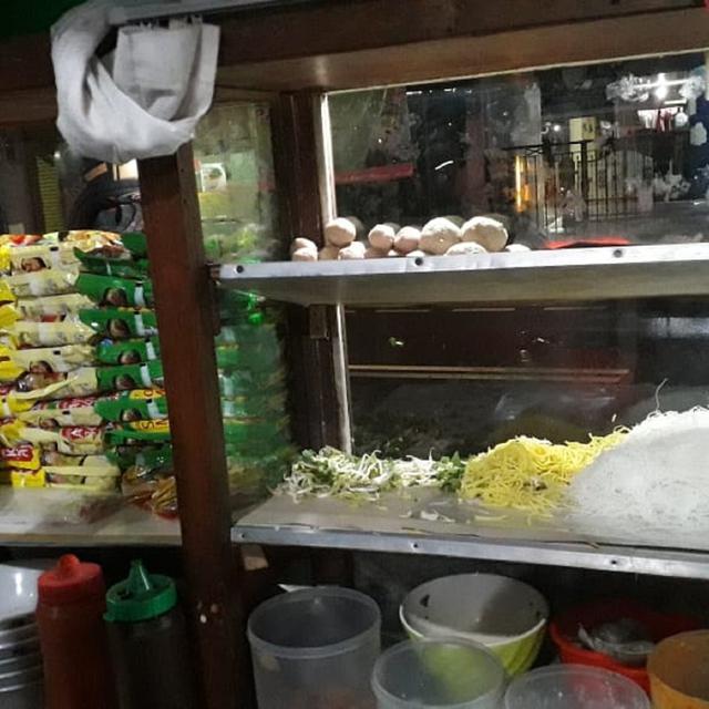  Gambar Warung Bakso Malam Hari 