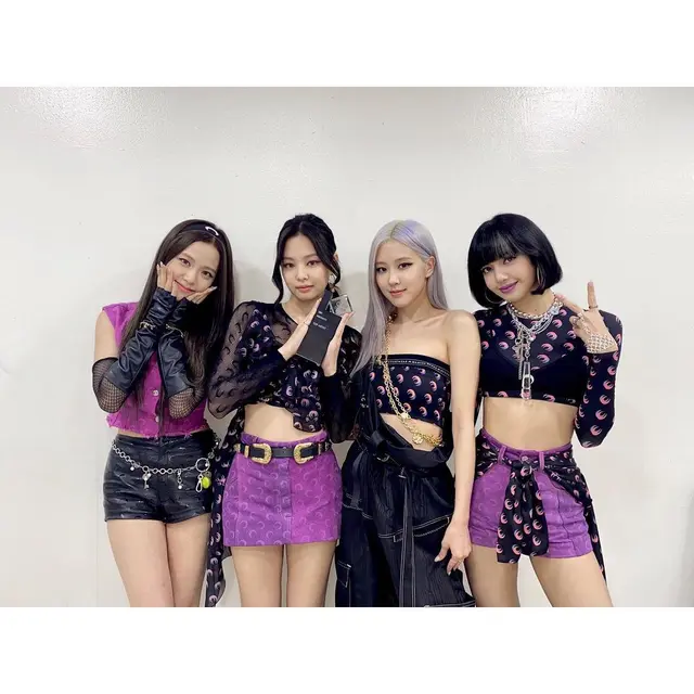 8 Outfit Ikonik BLACKPINK dari Masa ke Masa yang Selalu Jadi Pusat Perhatian