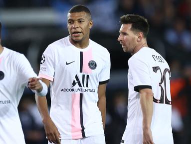 Tampil dengan formasi terbaiknya, termasuk menurunkan trio MMN, Lionel Messi, Kylian Mbappe dan Neymar, Paris Saint-Germain (PSG) hanya mampu bermain imbang 1-1 dengan tuan rumah Brugge dalam matchday pertama Grup A Liga Champions 2021/2022, Rabu (15/9/2021). (Foto: AFP/Kenzo Tribouillard)