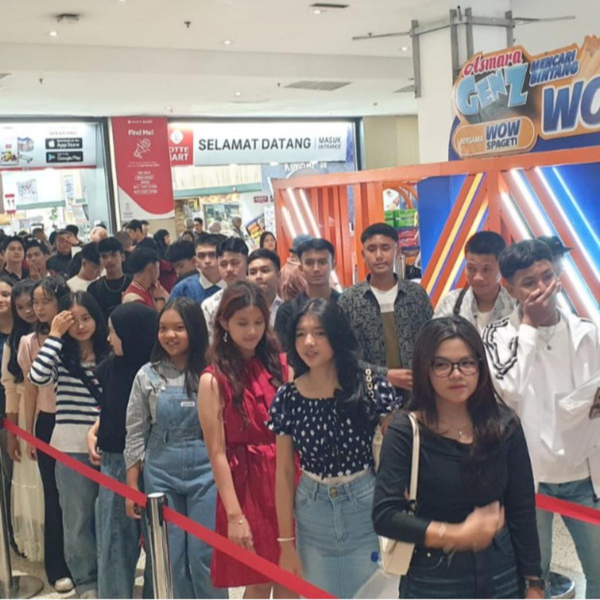 Antusiasme luar biasa ditunjukkan oleh ratusan peserta yang memadati area audisi “Asmara Gen Z Mencari Bintang WOW Bersama WOW Spageti” di Festival Citylink Mall, Bandung