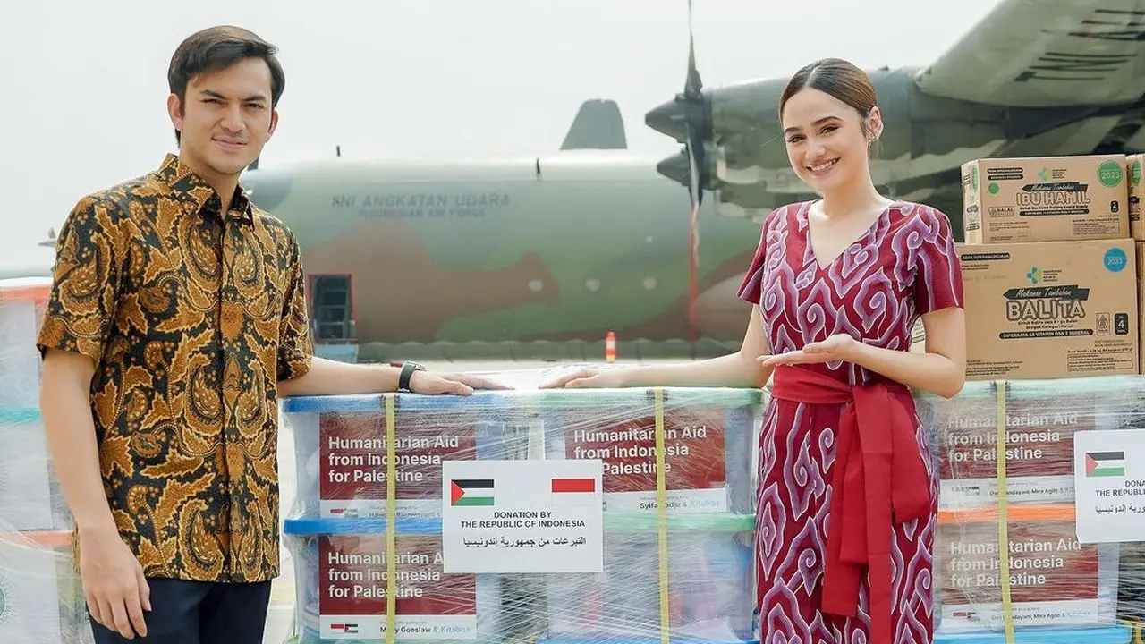 6 Gaya Berbatik Syifa Hadju dan Rizky Nazar Hadiri Acara Pelepasan Bantuan Kemanusiaan untuk Palestina