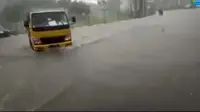 Hujan Deras Banjiri Jakarta, Tanjung Duren Terendam 60 Cm