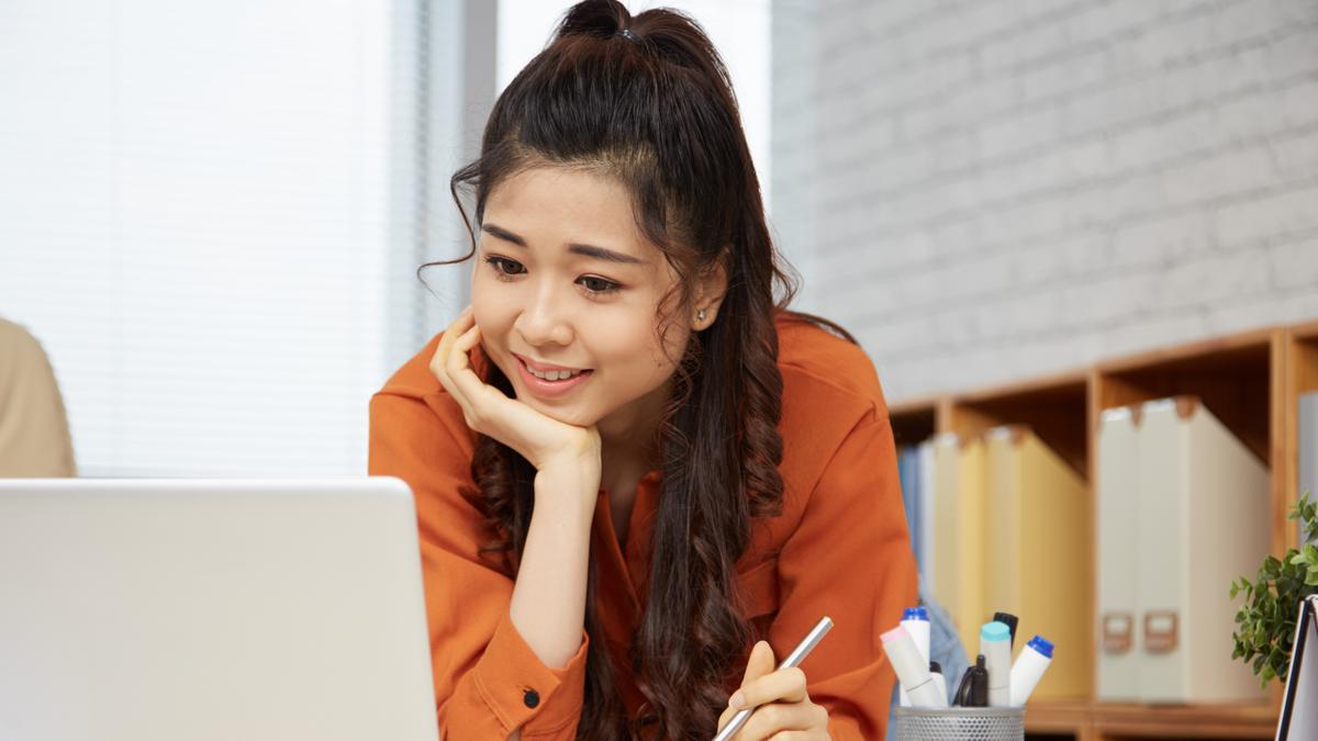 Bukan Sekadar Bekerja Keras, Sikap Positif yang Membuka Jalan untuk Dihargai Rekan Kerja