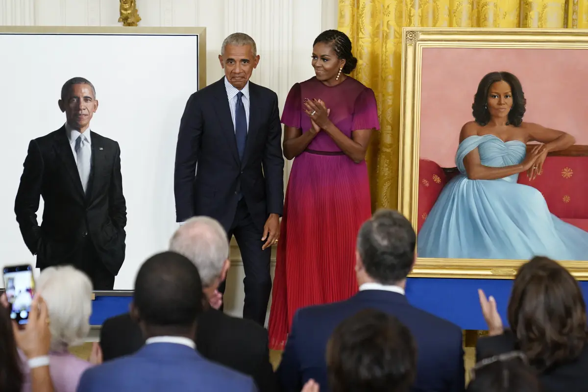 Lukisan Resmi Barack dan Michelle Obama Dipajang di Gedung Putih