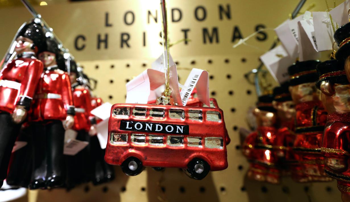 Foto Masih Bulan Agustus Toko Ini Sudah Jualan Ornamen Natal Global Liputan6 Com