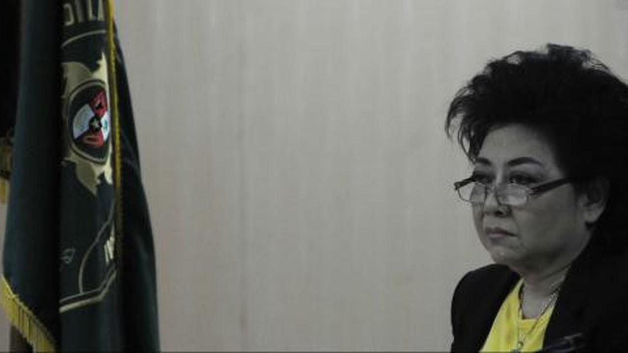 Amran Batalipu minta maaf kepada Hartati di persidangan