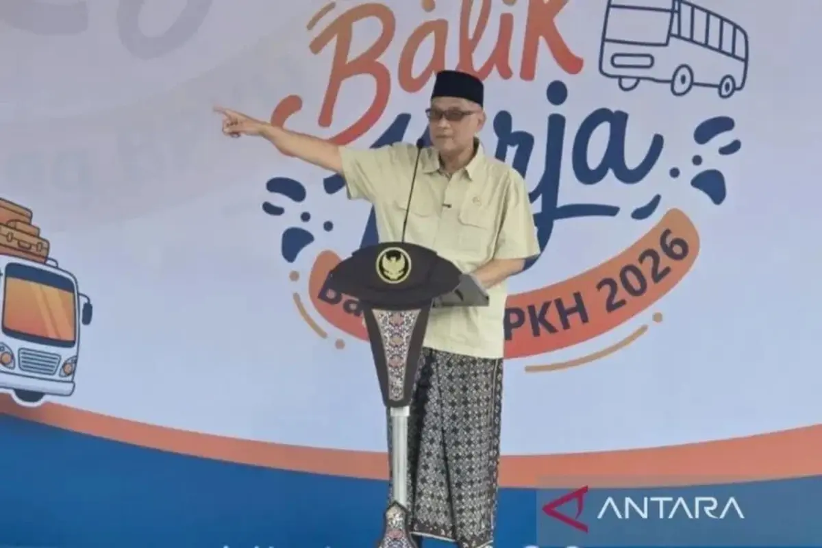 Menteri Haji dan Umrah Mochamad Irfan Yusuf saat menghadiri acara Balik Kerja Bareng Badan Pengelola Keuangan Haji (BPKH) 2026 di Surabaya