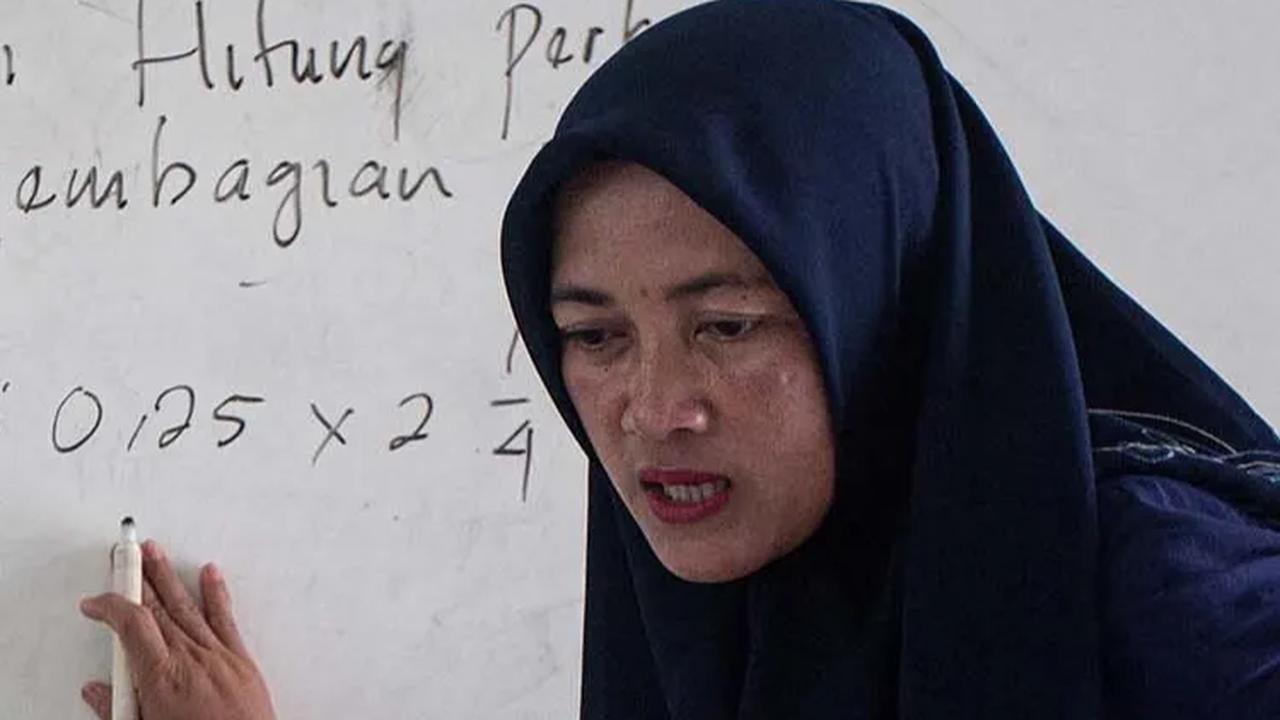 Namun, pembelajaran secara online ini bukan disebabkan oleh virus corona Covid-19 yang kembali merebak, melainkan gara-gara kabut asap kebakaran hutan dan lahan (karhutla) yang tak kunjung mereda.