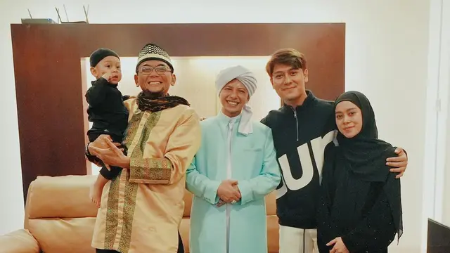 7 Potret Lesti Kejora dan Rizky Billar Rayakan Tahun Baru dengan Gelar Pengajian