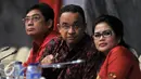 Mendikbud Anies Baswedan (tengah) menghadiri seminar nasional "Hormati Guru" 43  di Kompleks Parlemen, Jakarta, Selasa (26/04). Komisi X tengah memperjuangkan agar gaji honorer bisa Rp 3 juta per bulan. (Liputan6.com/Johan Tallo)