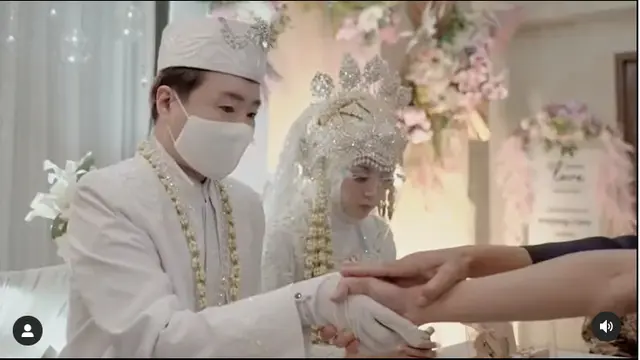 6 Momen Pernikahan YouTuber Ujung Oppa dan Kania Permatasari, Usung Adat Sunda