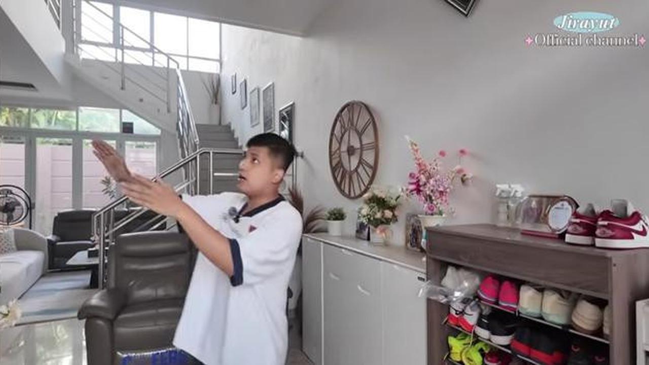 14 Potret Rumah Jirayut di Indonesia, Hunian Modern Minimalis dengan 16 Kucing dan Garasi 4 Mobil