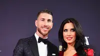Bek Real Madrid, Sergio Ramos, didampingi sang istri, Pilar Rubio, menghadiri acara FIFA Ballon d'Or 2015 di Zurich, Swiss, Senin (11/1/2016).