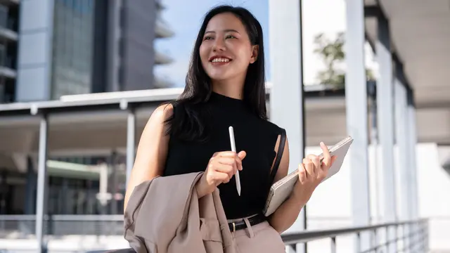 wanita juni berjuang sendiri