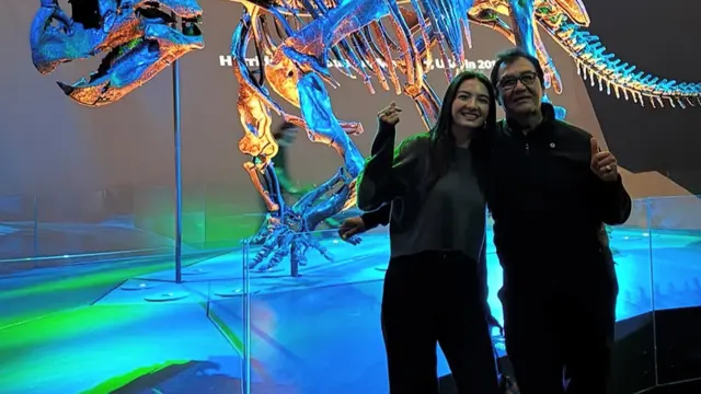 Potret romantis Raline Shah dan Ayahnya kompak saat liburan. [@ralineshah]