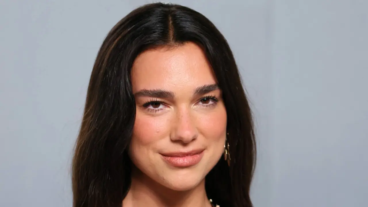 Dua Lipa di After Party Oscars 2026. [CREDIT GETTY IMAGES/Bvlgari]