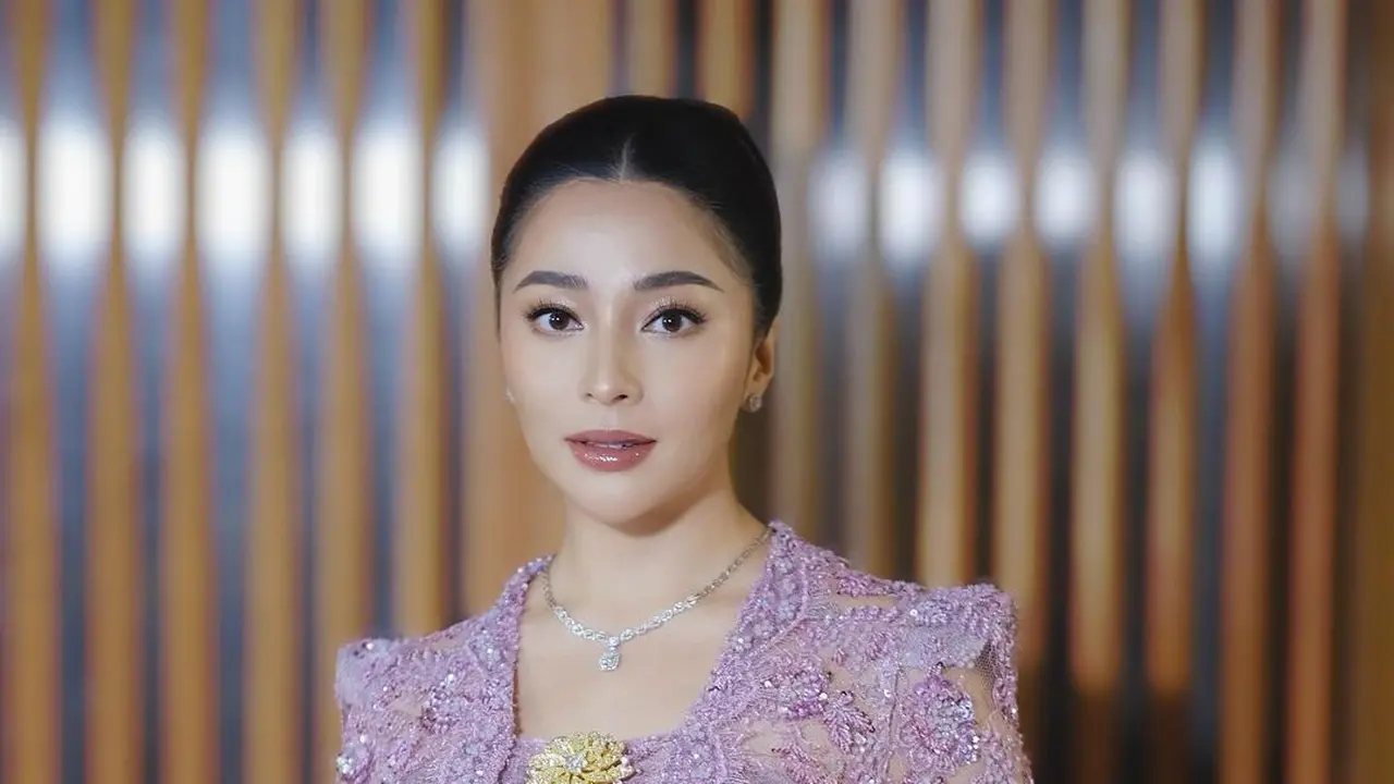 6 Adu Gaya Nikita Willy dan Erina Gudono Dipulas Makeup Flawless, Bumil Pancarkan Pregnancy Glow