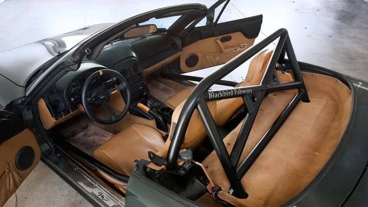 Roll bar