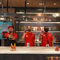 Chef Rama, Harry Widjaja, CEO PT Anggana Catur Prima, Reggy Milyardi Prabowo, Brand Manager Dua Belibis