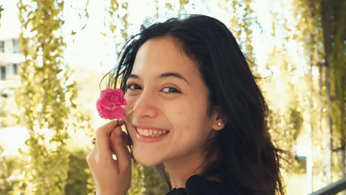 5 Alasan Cewek yang Sederhana Seperti Putri Marino Justru Jadi Istri Idaman Cowok Tampan SepertI Chicco Jerikho