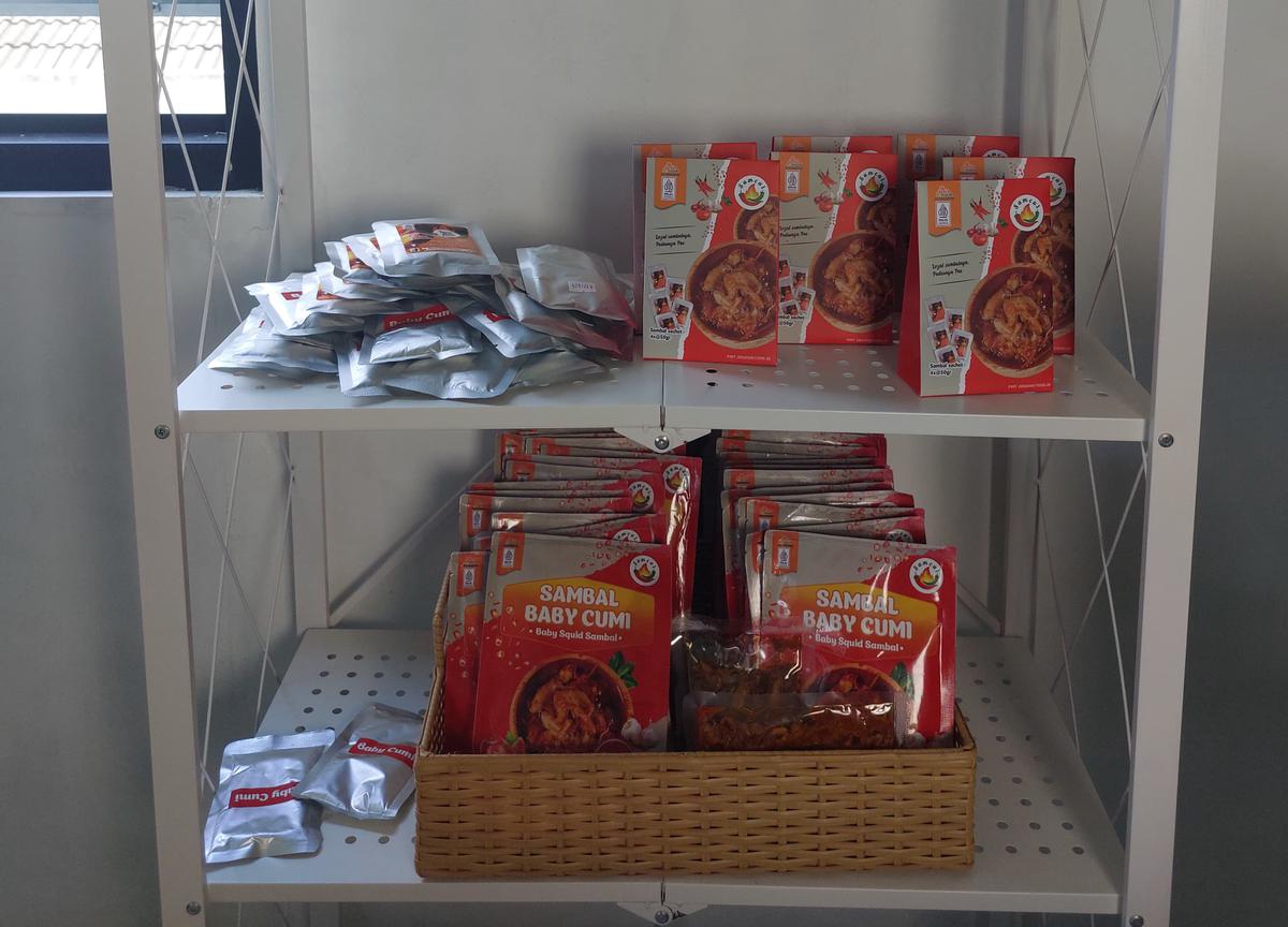 Kisah Perjalanan UMKM Sambal Samcai, dari Dapur Kecil hingga Menembus Pasar Lebih Luas Berkat Binaan BRI