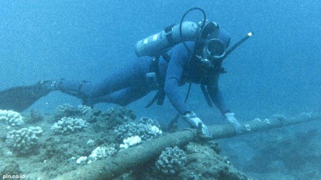 kabel-bawah-laut-121127a.jpg