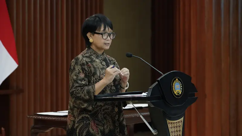 Menlu Retno saat menyampaikan kata sambutan dalam acara penyerahan WNI secara resmi kepada pihak keluarga pada Kamis, 30 Juli 2020.