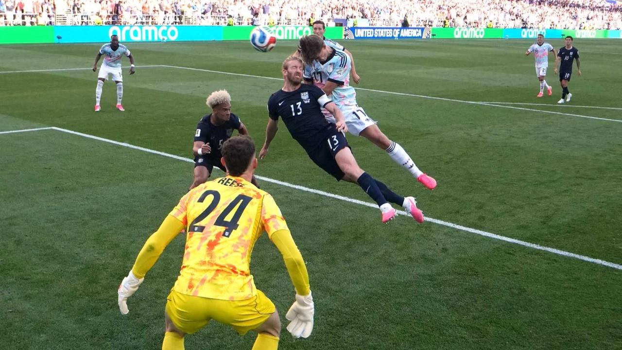 FOTO: Amerika Serikat Tersingkir Belgia Tantang Spanyol di Perempat Final