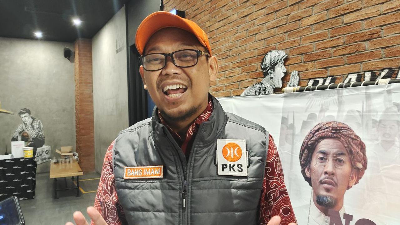 Imam Budi Hartono saat ini menjabat sebagai Wakil Wali Kota Depok sekaligus juga sebagai Ketua DPD PKS Kota Depok.<br>