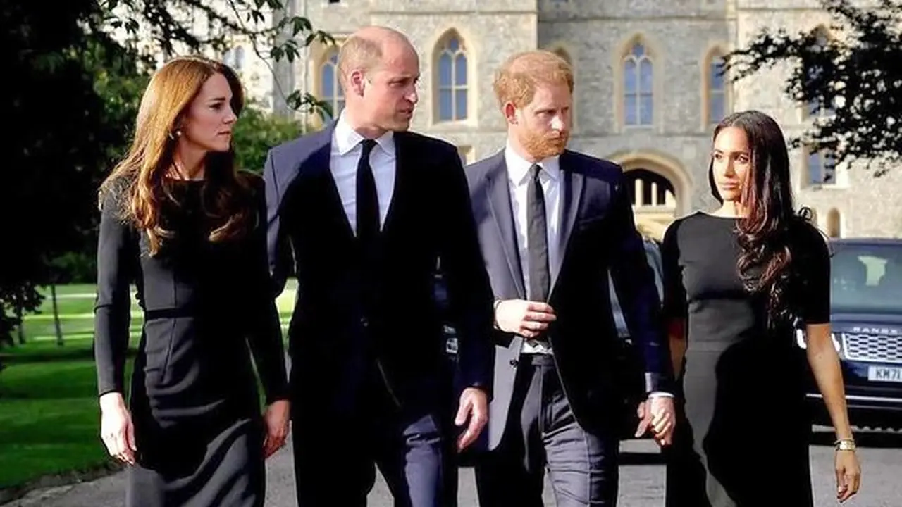Ikuti Tradisi Kerajaan, Kate Middleton Kenakan Mutiara Sebagai Tanda Kedukaan Meninggalnya Ratu Elizebeth II
