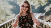 Ilustrasi perempuan cantik dan baik/copyright unsplash.com/Hannah Busing