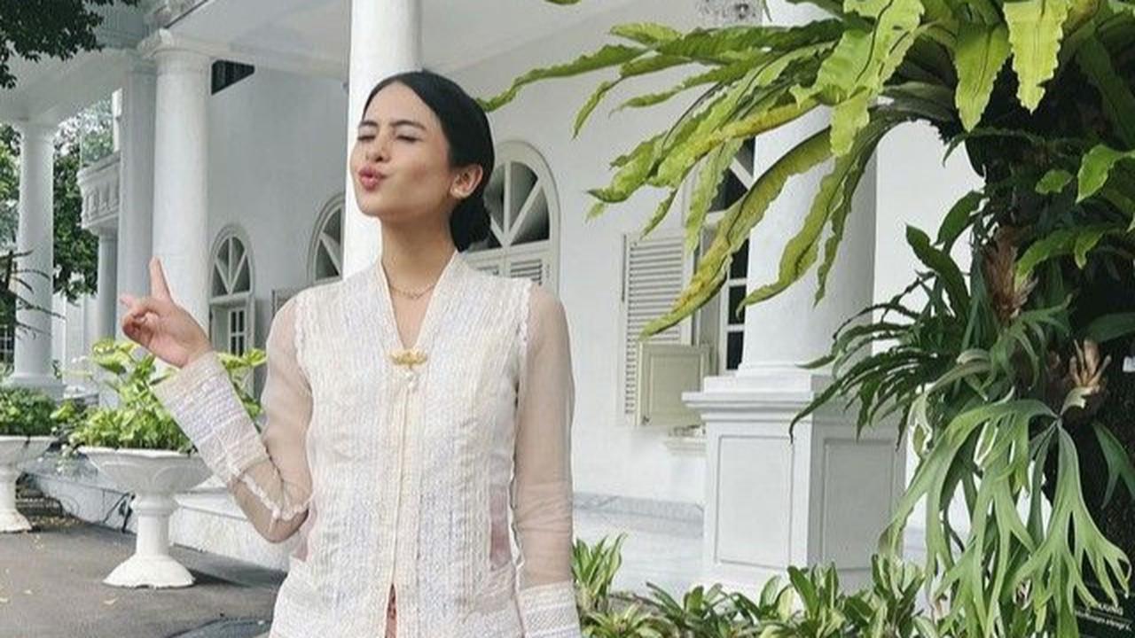 ilustrasi kebaya maudy ayunda