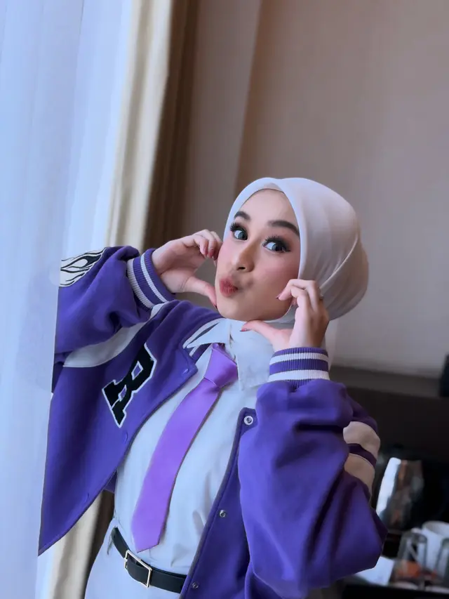 Mila DA7 pose imut (instagram.com/da7_milanurwanti)