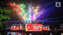 Pesta kembang api menutup malam puncak perayaan Hari Ulang Tahun (HUT) ke-498 kota Jakarta. (Liputan6.com/Angga Yuniar)