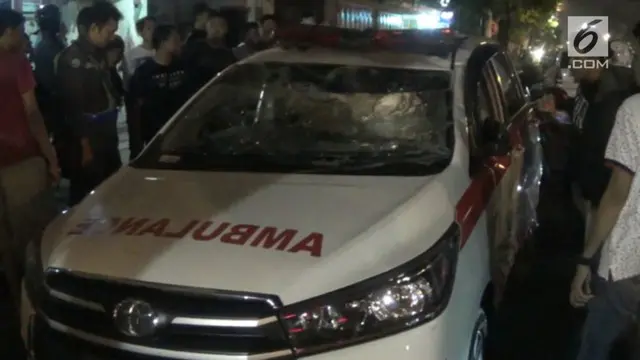 VIDEO: Bawa Balita Kritis, Ambulans Ini Justru Bertabrakan