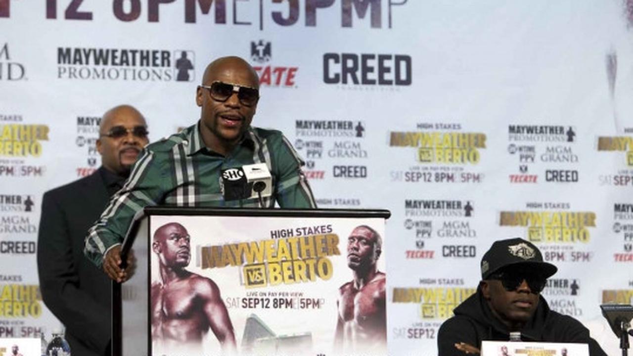 Gaya Floyd Mayweather jelang duel lawan Andre Berto