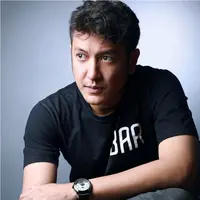 Dimas Anggara. (Foto: Deki Prayoga, Stylist: Indah Wulansari, Digital Imaging:Iqbal Nurfajri/Bintang.com)
