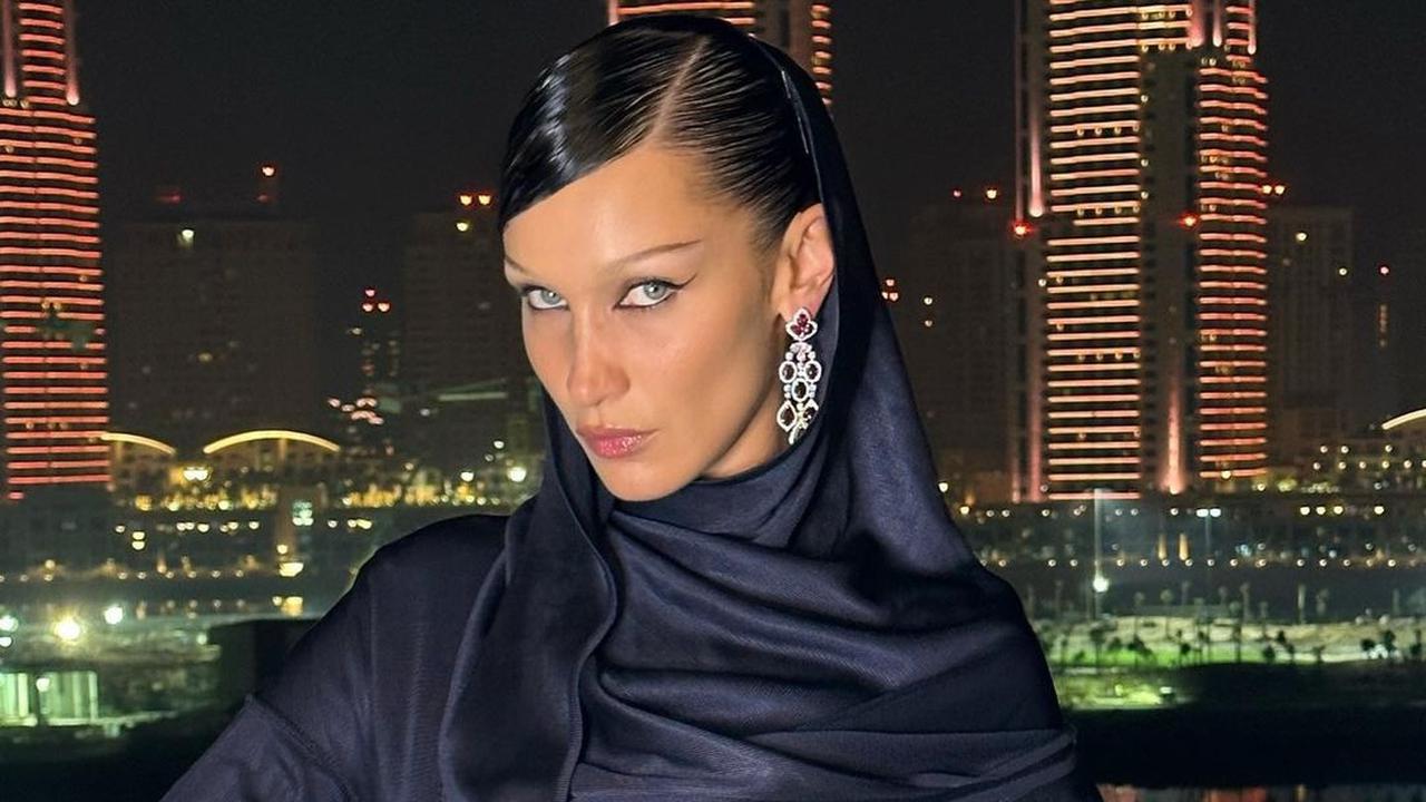 Bella Hadid saat hadir di Fashion Trust Arabia
