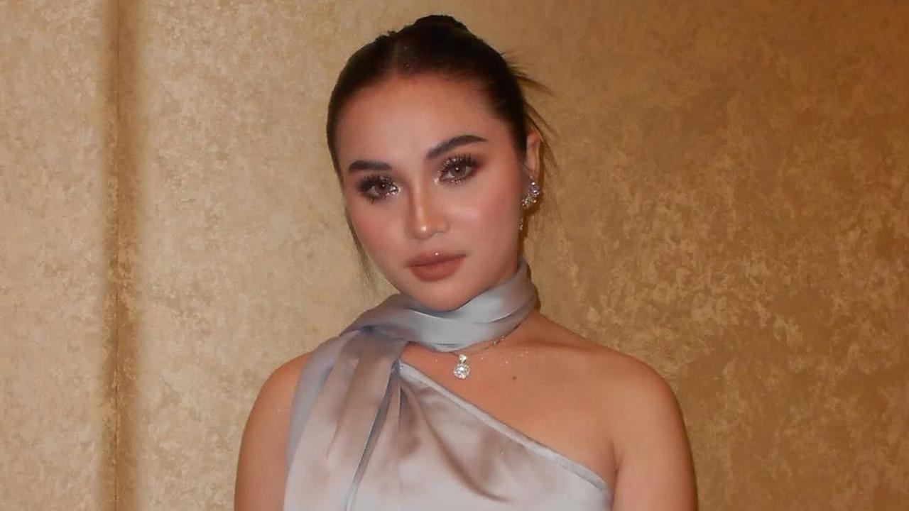 Profil Elina Joerg, Aktris Muda yang Rayakan Ultah dengan Umrah