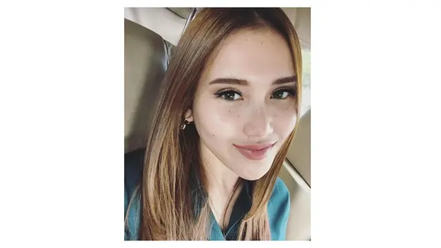 Bikin Pangling, Ini 6 Gaya Ayu Ting Ting yang Disebut Mirip Cinta Laura
