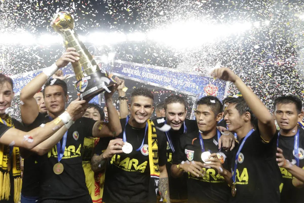Tekuk Semen Padang 2-1, Mitra Kukar Juara Piala Jenderal Sudirman
