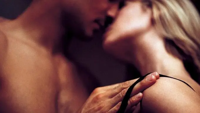 3 Hal Wajar yang Terjadi Saat Malam Pertama