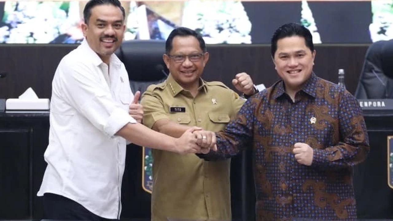 Penandatanganan MoU antara Kemendagri, Kemenpora dan Kementerian UMKM tentang Sinergi Pengelolaan dan Pemanfaatan Sarpras Olahraga Pusat dan Daerah