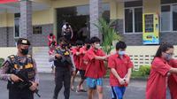 Kepolisian Daerah Sumatera Utara (Polda Sumut) menyerahkan berkas 15 tersangka ke Kejaksaan Negeri (Kejari) Medan