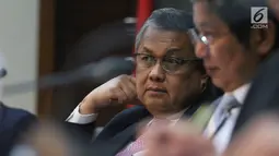 Gubernur Bank Indonesia (BI), Perry Warjiyo saat Rapat Dewan Gubernur di Jakarta, Kamis (21/2). BI kembali menahan suku bunga acuan BI 7-Days Reverse Repo Rate (BI7RRR) di angka 6 persen. (Liputan6.com/Angga Yuniar)