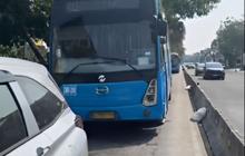 Viral Selebgram Zoe Levana Mengaku 'Nyangkut' di Jalur TransJakarta