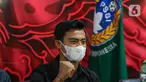 Pratama Arhan berpose saat menghadiri jumpa pers menjelang keberangkatan menuju Jepang di kantor PSSI, Jakarta, Jumat (4/3/2022). Pratama Arhan yang sebelumnya bermain untuk PSIS Semarang resmi bergabung ke klub bola Jepang (J League), Tokyo Verdy. (Liputan6.com/Herman Zakharia)